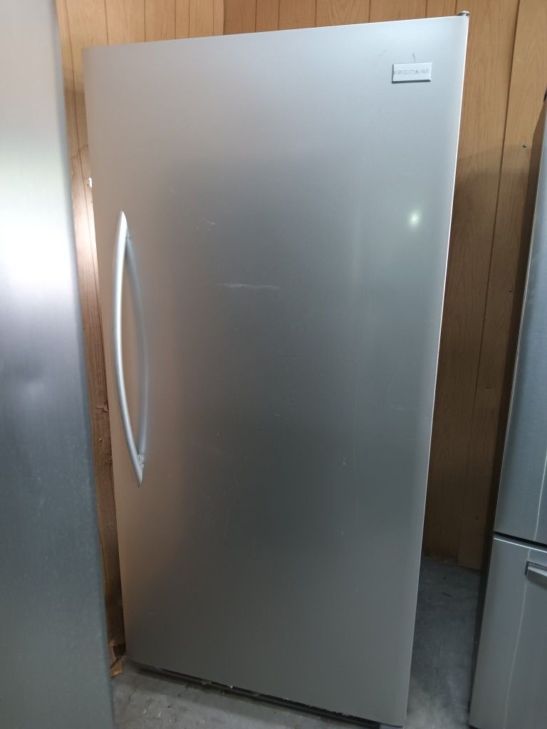 Frigidaire Freezer Works Good 60 Days Warranty 📌