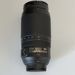 Nikon AF-S 70-300mm 1/4.5 -6.6 VR