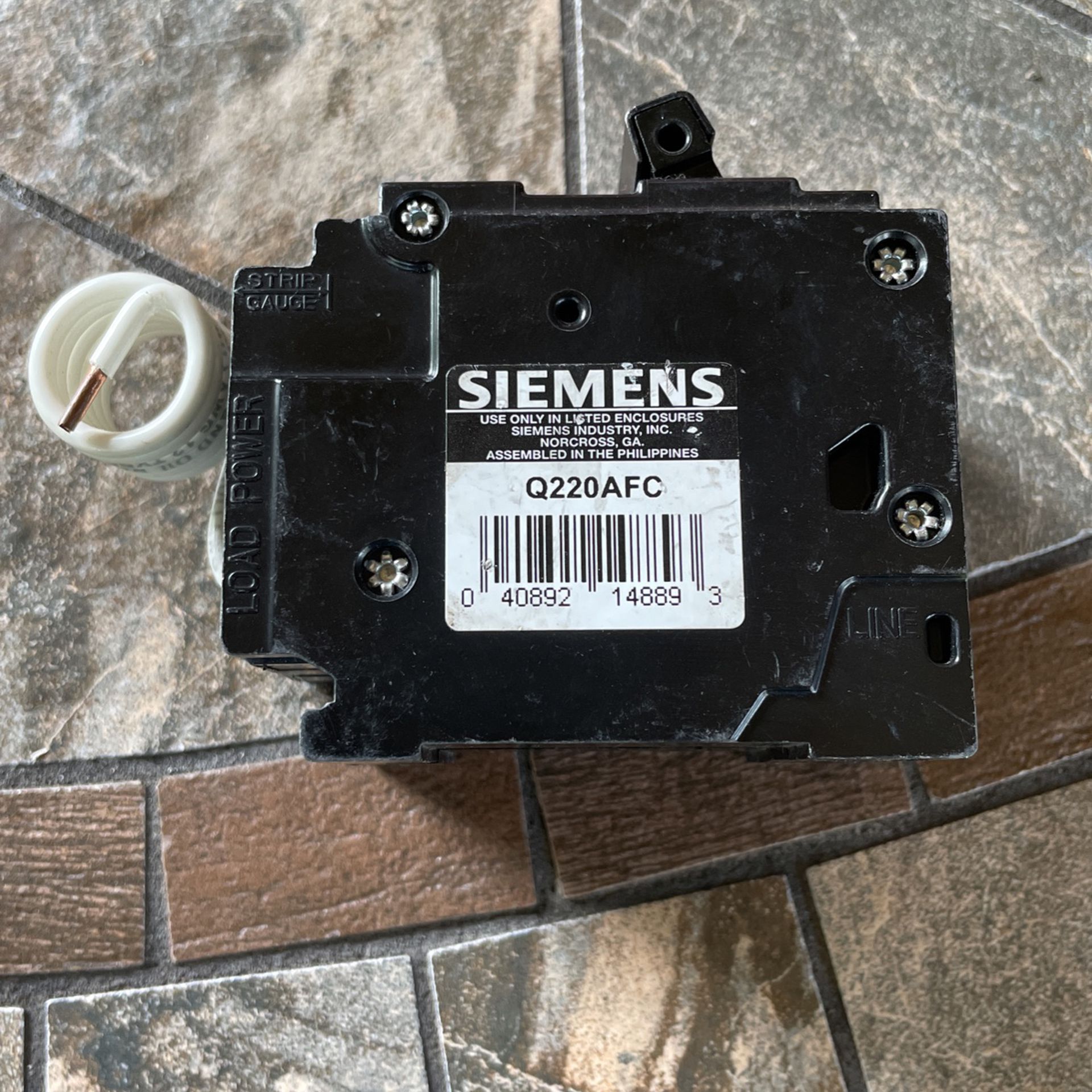 New! SIEMENS Q220AFC,10kA,120-240V,Circuit Breaker.