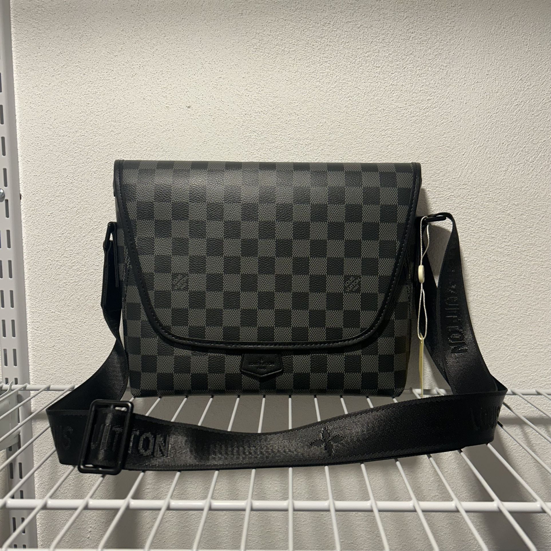 Louis Vuitton Messenger Bag Damier Graphite