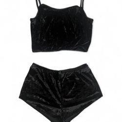 Women’s velvet black sleepwear set size large