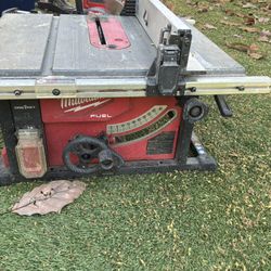 Milwaukee, Cordless Tablesaw And Miter Saw