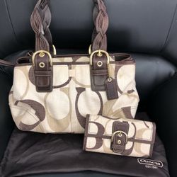 Rare Coach Tote With Wallet