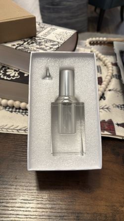 Refillable perfume bottle