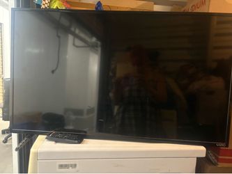 32” Vizio Flat Screen TV with Remote