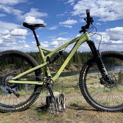 Diamondback Release 29 Mountain Bike