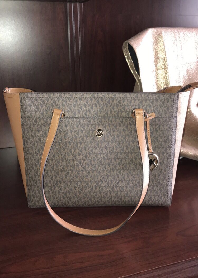 Michael Kors Maisie Large Pebbled Leather 3-in-1 Tote Bag New for Sale in  Florissant, MO - OfferUp