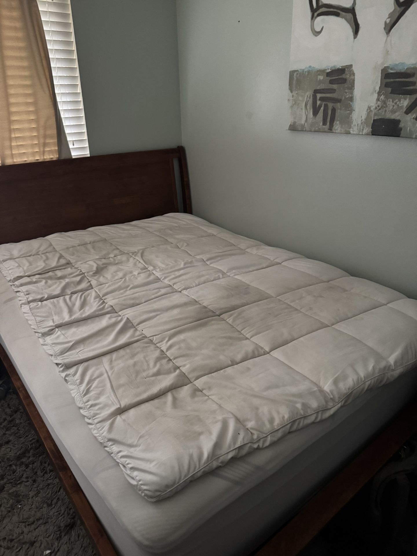 Queen Sized Bed Frame And Mattress
