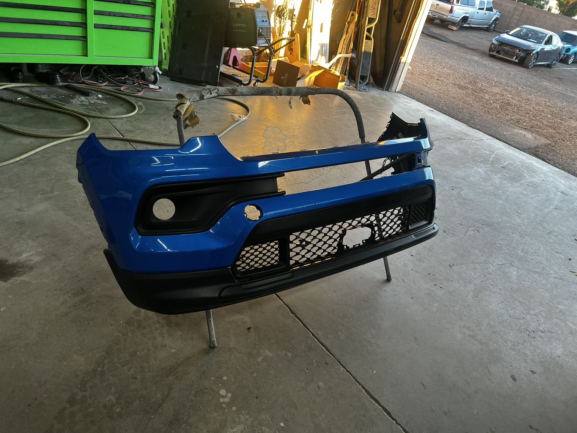 22/24 Jeep Compass Front Bumper Oem