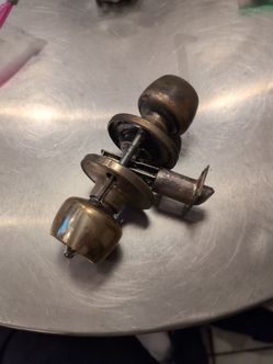 Free entry door knob - Defiant brand. No key or strikeplate