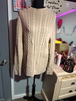 NWOT cable knit texture button sweater-L