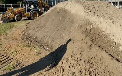 FREE Soil dirt 200 yards