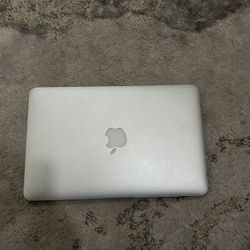 2015 11.6 In MacBook Air READ 