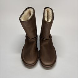 Uggs Boots Brown Color Size 6 Women 
