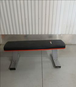 FLAT WEIGHT BENCH