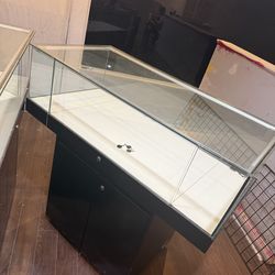 Jewelry display glass counter with lock