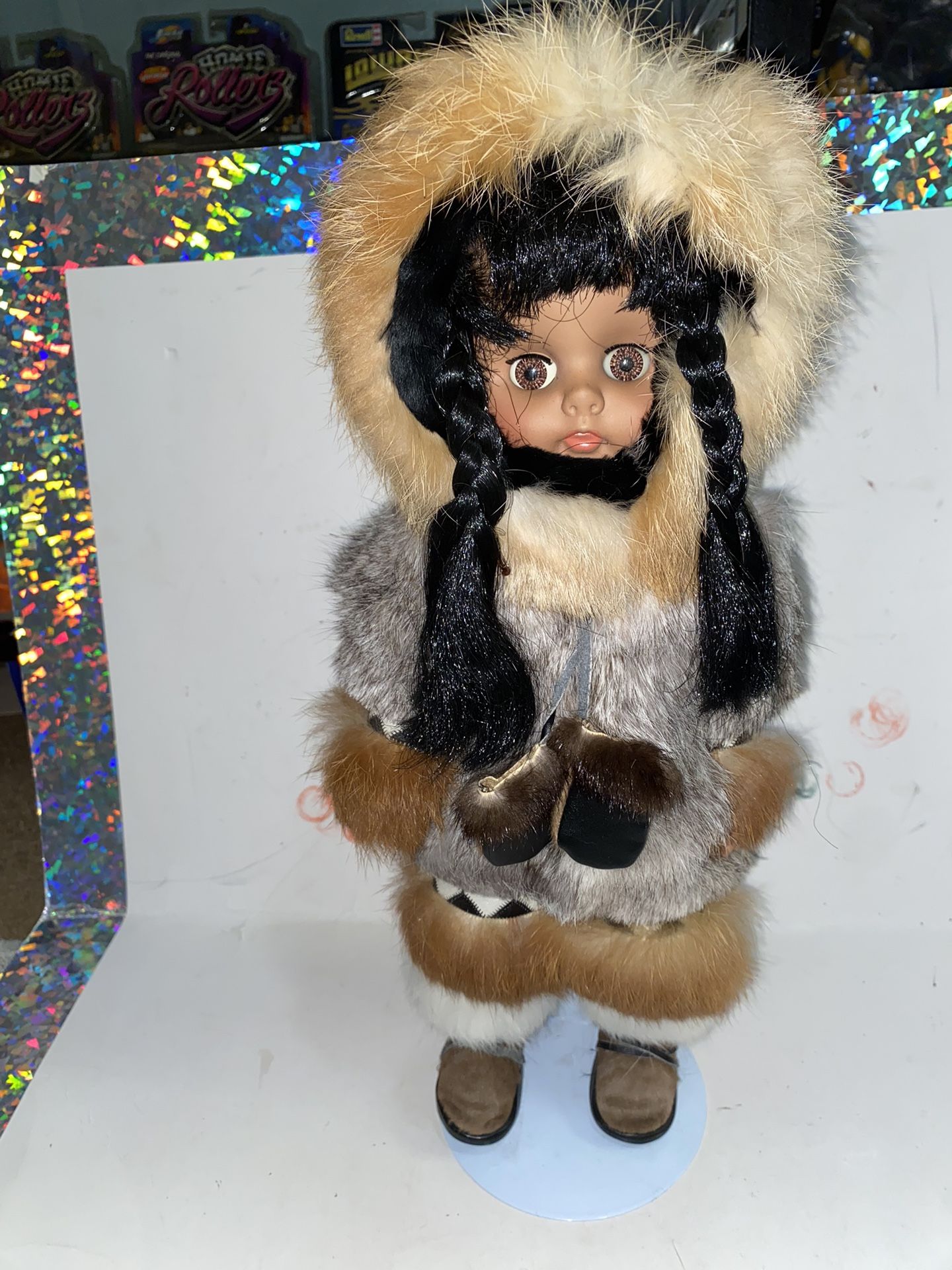 Memeluck eskimo doll