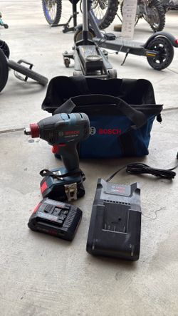 Bosch 18V freak 1/4in and 1/2in impact driver kit