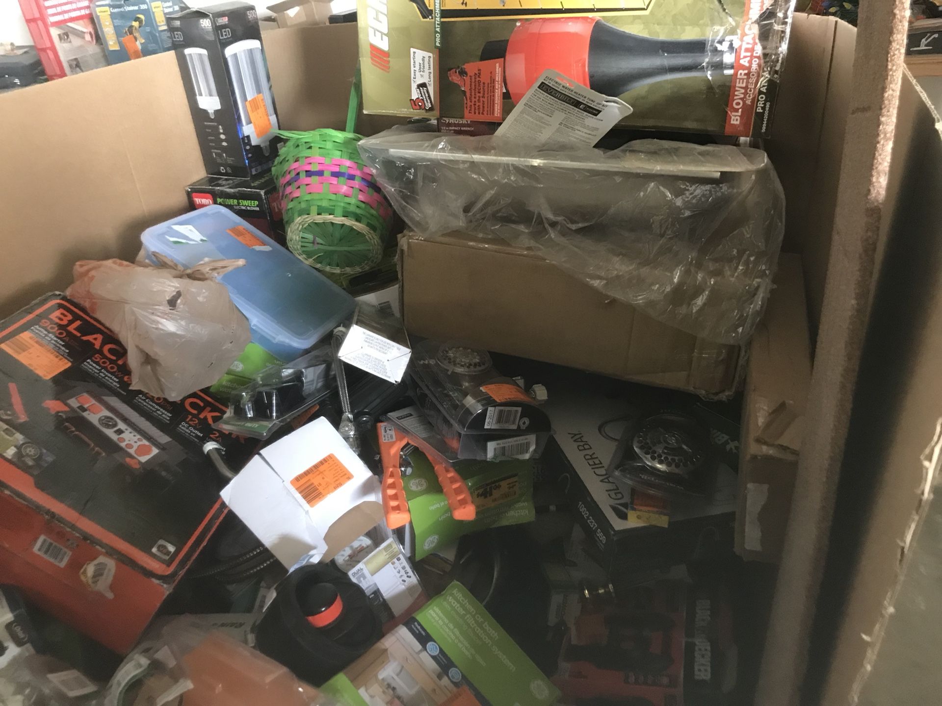 Miscellaneous pallet of Home Depot returns