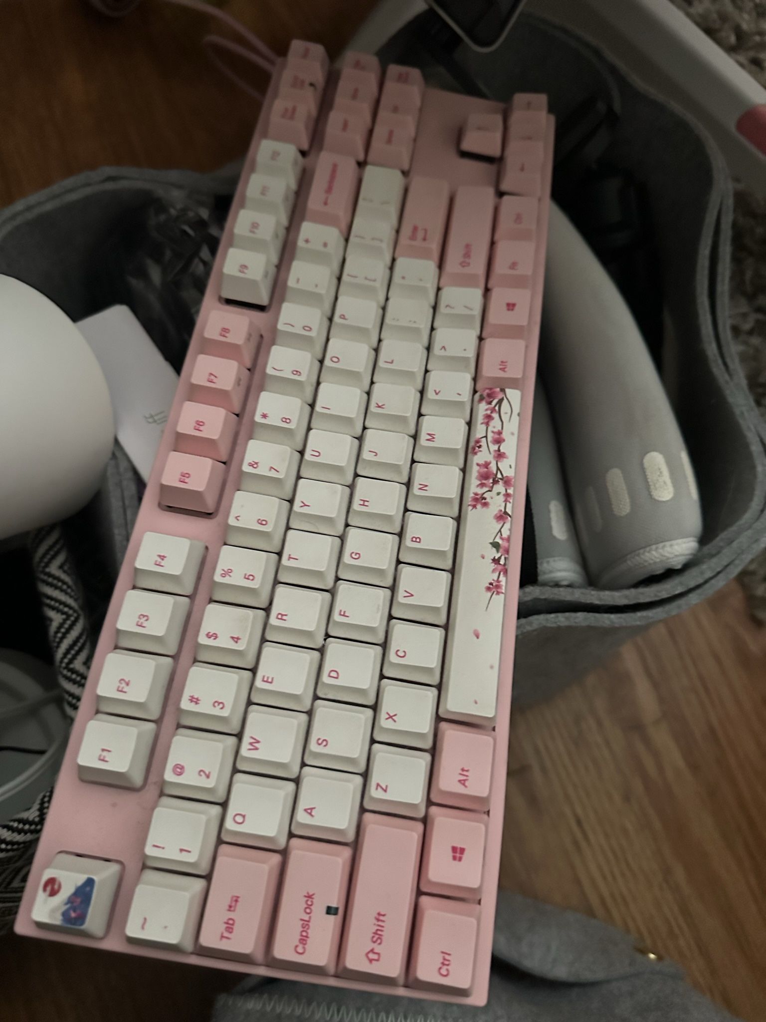 Varmilo VA87M Sakura TKL w/ Cherry MX