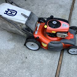 Husqvarna Self Propelled Push Mower HU 775H With Bag New Belt And Oil