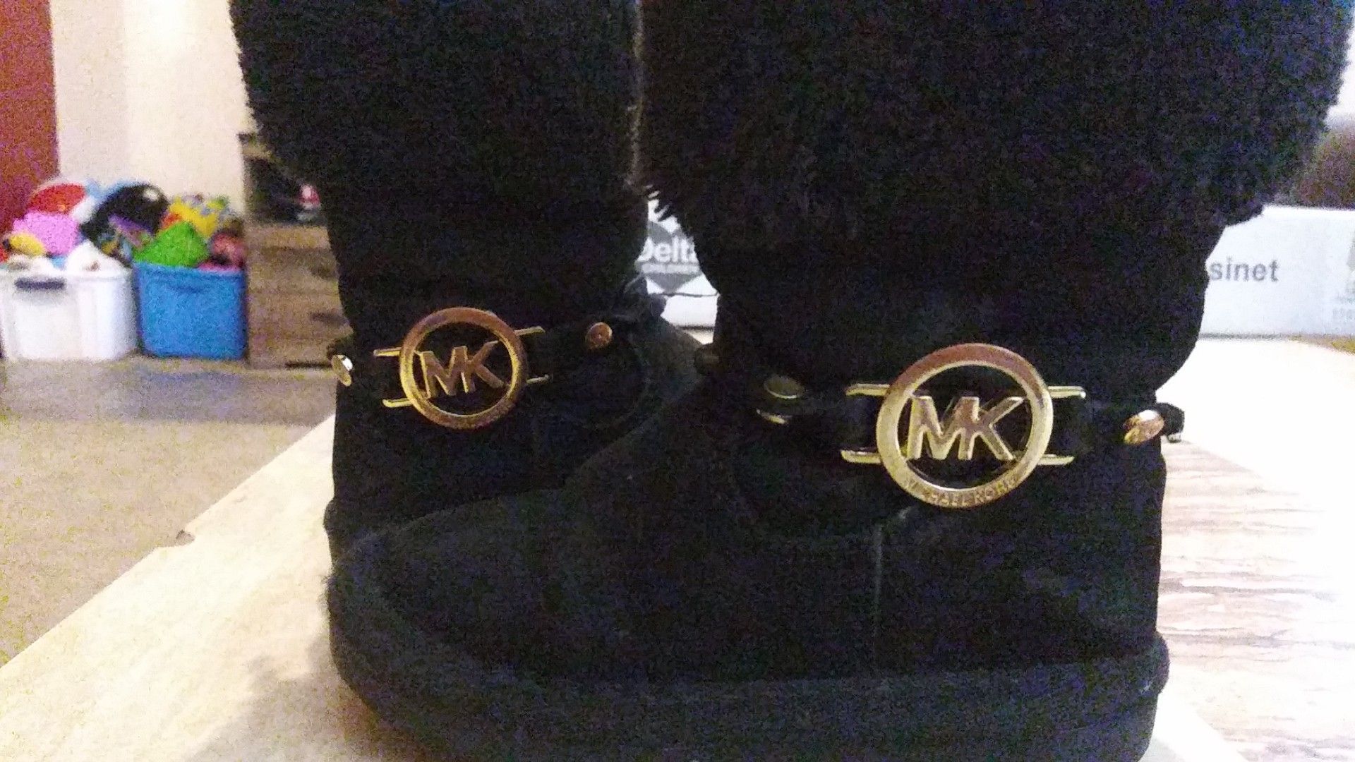 Michael Kors Size 6c girls suede boots (black)
