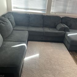 Sectional U-shaped Couch- Gray/Blue living spaces
