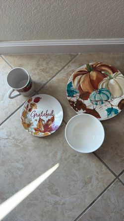 Thanksgiving Dinnerware