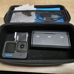 GoPro Hero 11 Black w/4 Batteries 