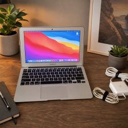 MacBook Air 11in i5 Laptop 4gb Ram 256GB SSD W/Lifetime Office