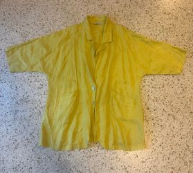 Zelante women XL Yellow Solid Short Sleeve Point Collar Button-Up