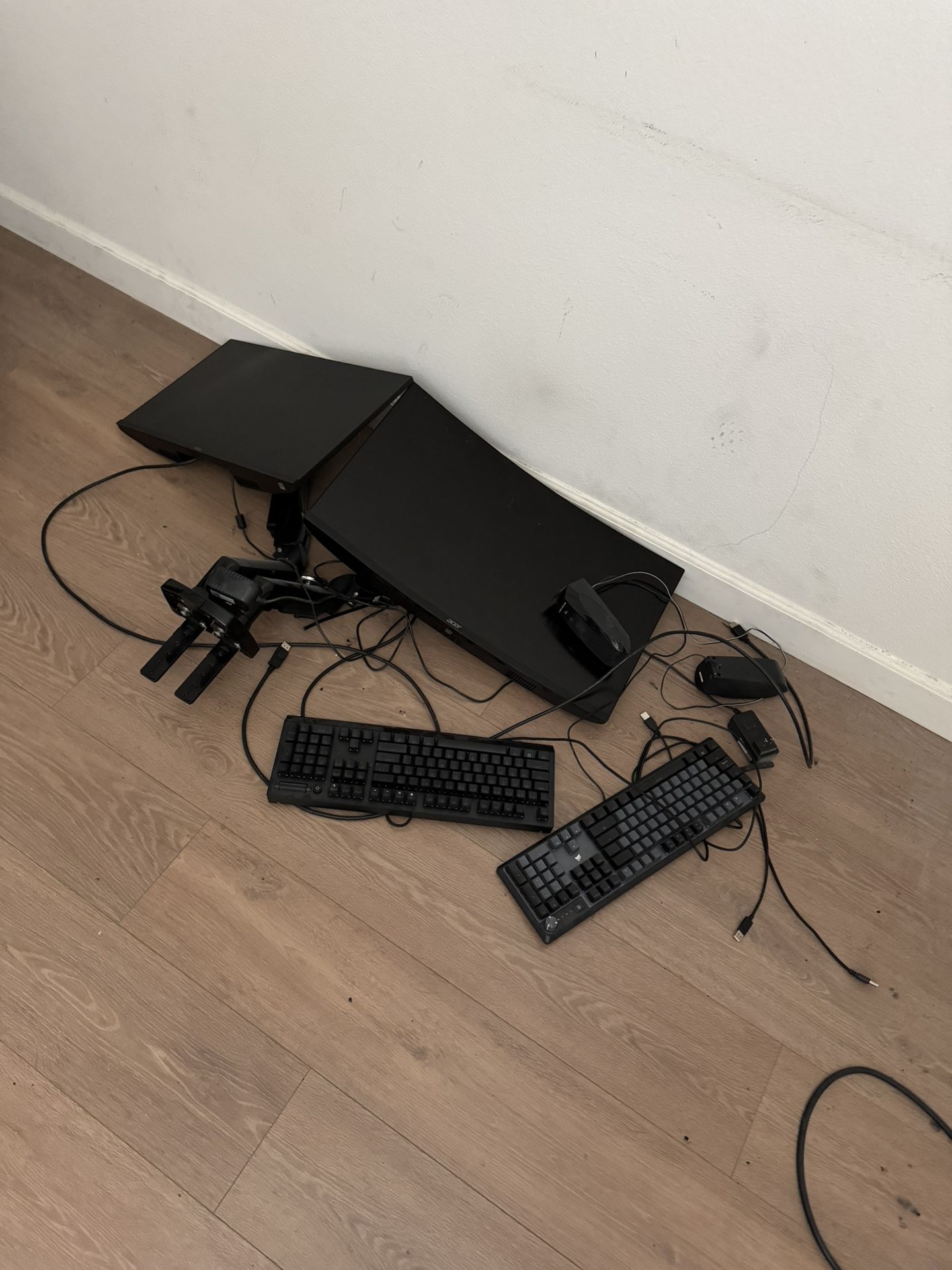 Monitor / Keyboard Bundle