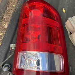 2008-13 Gmc Or Cheby Tailights And Third Brake Light 
