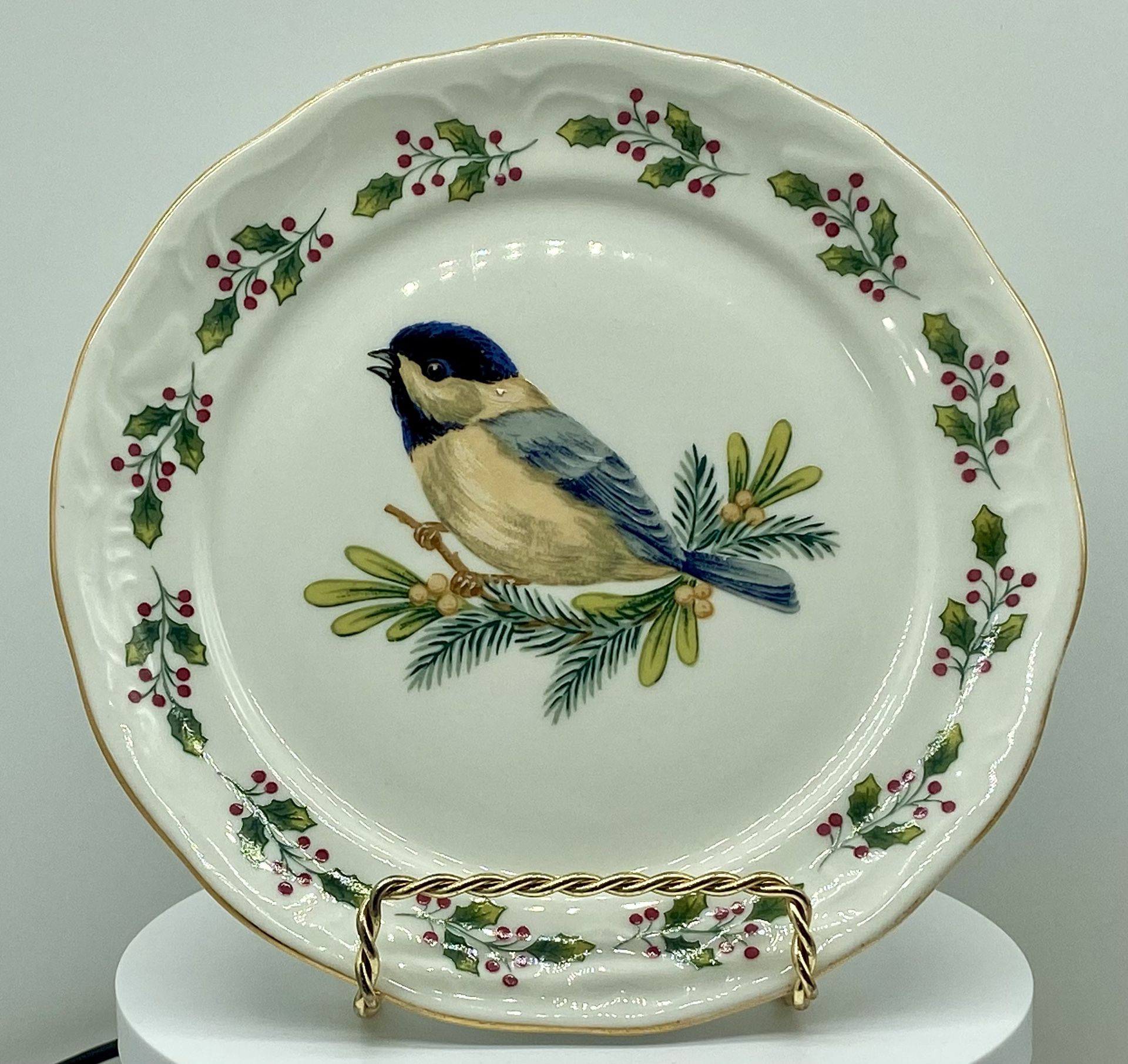 Chickadee - Songbirds & Holly by GIBSON 6.75”Desert Plate