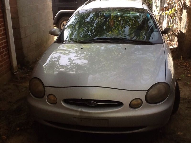 2000 Ford Taurus