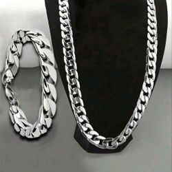 Stainless Steel Necklace And Bracelet 