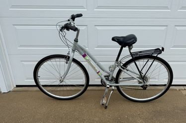 Trek  women’s bike and men mountain bike(read)