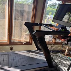 Peloton-Treadmill