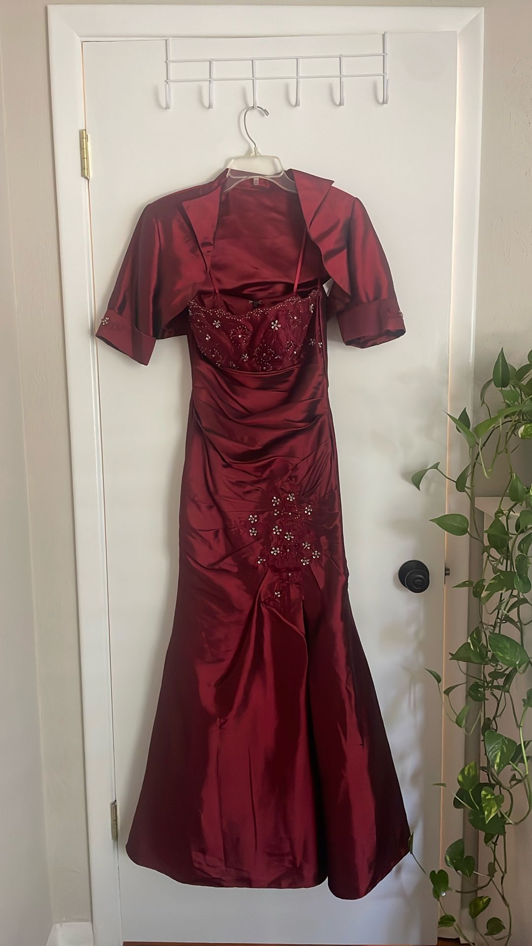 Beautiful Formal Ball Gown Size S