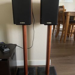 Polk Audio Tsi100 W/stands And Center Ch