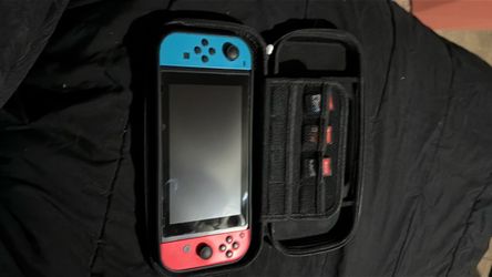 Nintendo switch bundle games+case