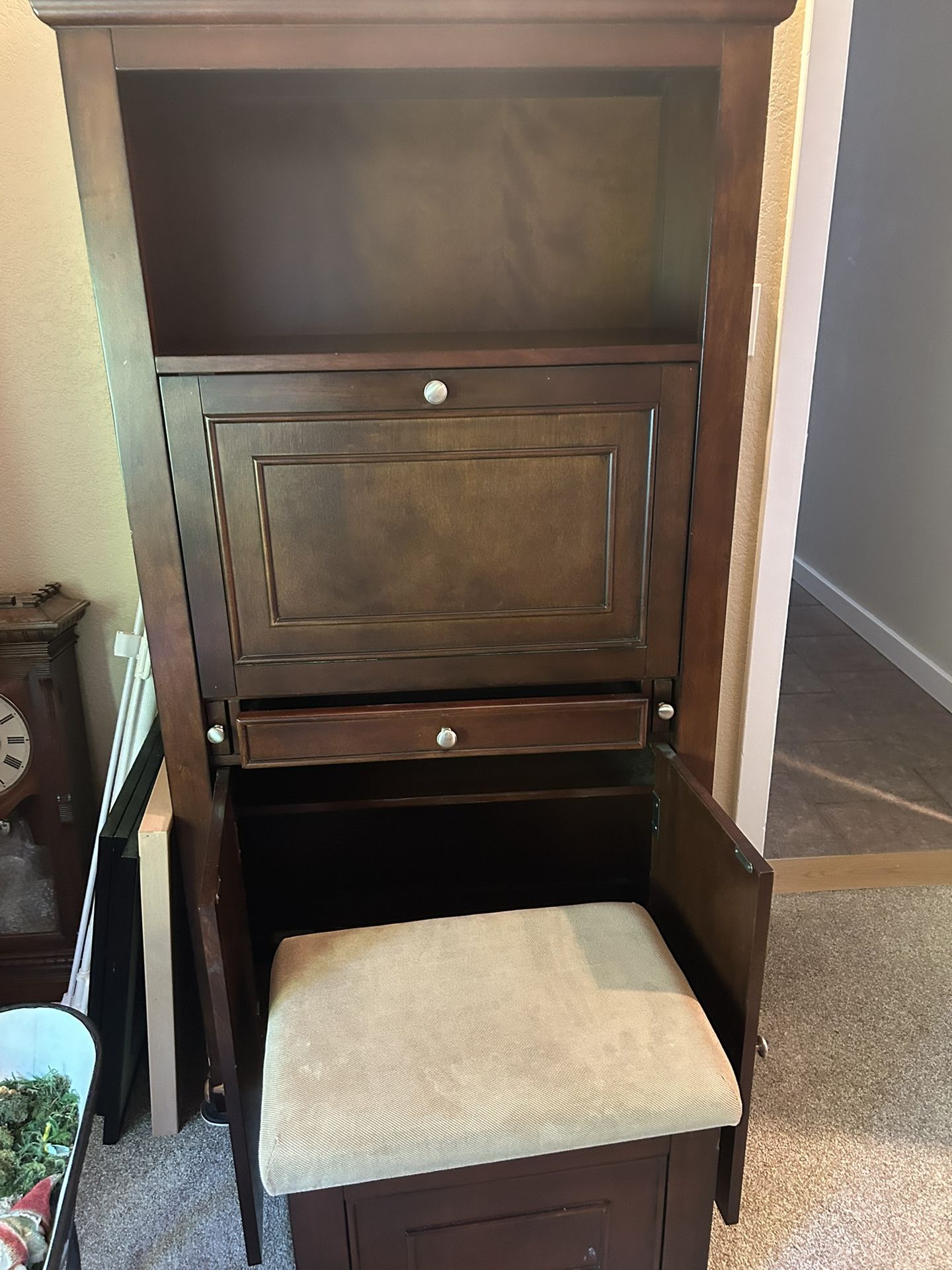 Compact Secretary/Desk