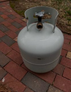 Empty 5 gallon propane tanks