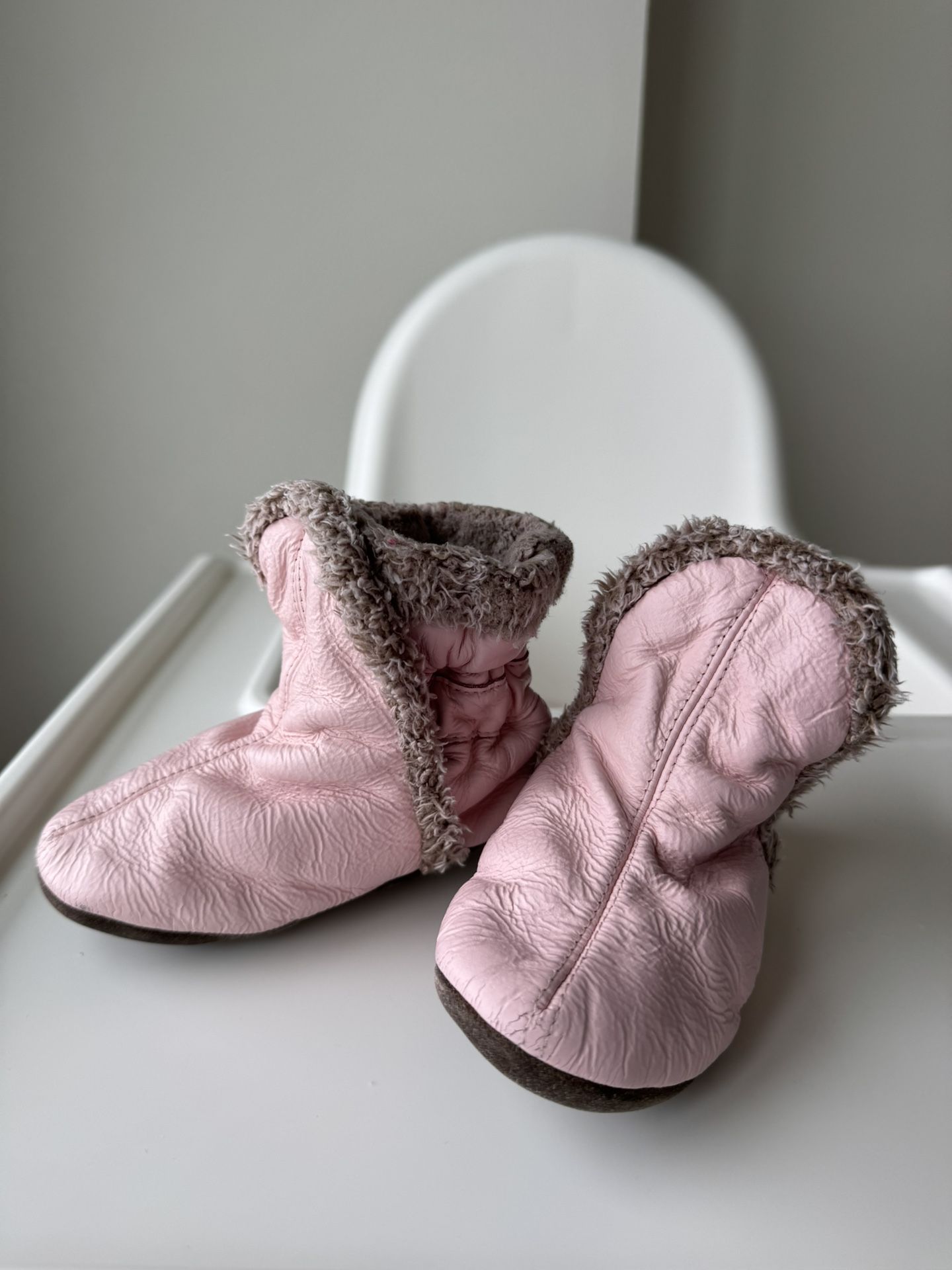 Robeez Classic Bootie (Infant/Toddler) – Size 12 Months