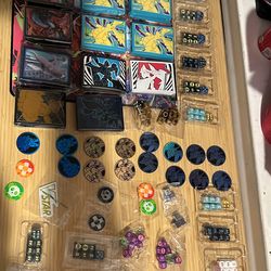 Pokémon ( card sleeves, coins,dices)
