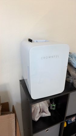 Crownful mini fridge
