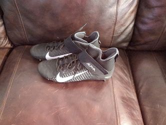 Nike Alpha Football Cleats / Size 13