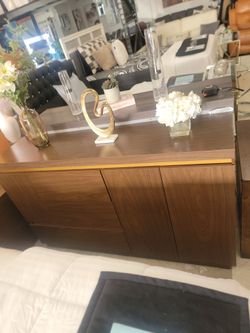 Dresser NEW floor sample