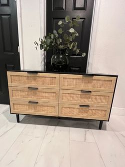 Beautiful brand new dresser - 43.3 “ long
