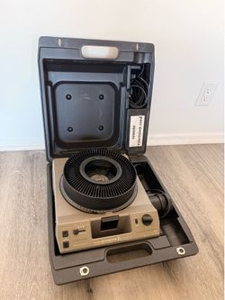 Photo Slide Projector - FUNCTIONAL - Seattle Pacific Science Center
